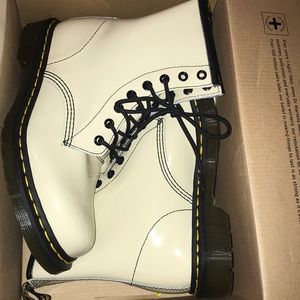 Dr. Airways Martens Porcelain size women’s 9,